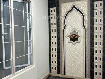 Dijual Rumah Cantik Furnished Harga Menarik Di  Bintaro Sektor 4