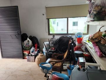 En Venta, Residencia en Sodzil Norte de 4 recámaras, equipada y alberca
