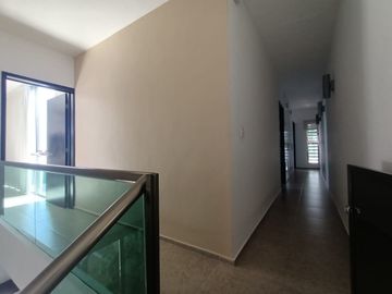 En Venta, Residencia en Sodzil Norte de 4 recámaras, equipada y alberca