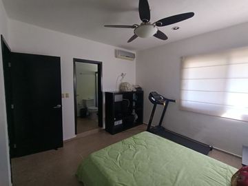En Venta, Residencia en Sodzil Norte de 4 recámaras, equipada y alberca