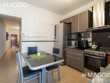 CASA VENTA VILLA LUZURIAGA 4 AMBIENTES