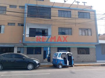 DEPARTAMENTO EN VENTA - ZONA CÉNTRICA*

*Excelente oportunidad de inversión en ubicación privilegiada*

Se vende amplio departamento de 100 m² en