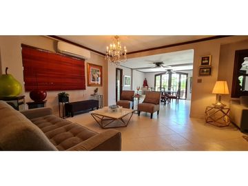 SE VENDE CASA - EL CANGREJO - URBANIZACIÓN CON GARITA