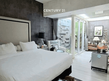 Sale Dijual Cepat Rumah Depan Taman Di Senayan Bintaro