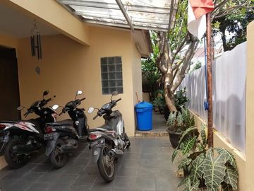 Dijual Rumah Sudah Jadi Kos Kosan (Furnished Full) Penyewa Di Pulo Kebayoran Baru Jakarta Selatan