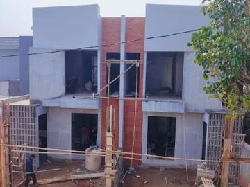 RST Rumah 2 Lantai Dekat Toll Semi Furnished