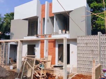 RST Rumah 2 Lantai Dekat Toll Semi Furnished