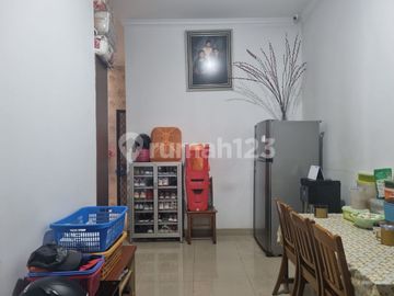 Dijual Rumah di Duta Garden 2 Lantai