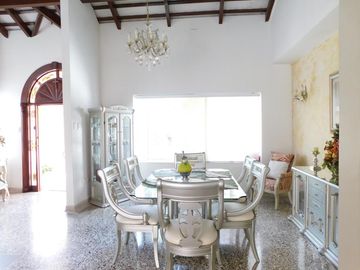 casa en venta en villa santos. Cod V70249