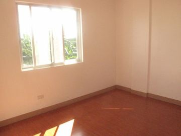 Townhouse in Tandang Sora near Mindanao Ave PH563