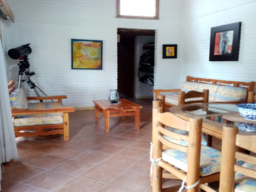 CASA EN VENTA CON ALBERCA TEQUISQUIAPAN PIRULES