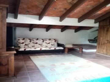 CASA EN VENTA CON ALBERCA TEQUISQUIAPAN PIRULES