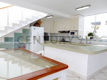 Venta casa de Playa frente a parque