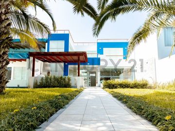 Venta casa de Playa frente a parque