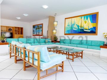 Venta casa de Playa frente a parque