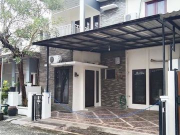 Rumah Ketintang Residence, Carport 2 Mobil, Row 2 Mobil