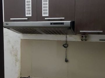 Rumah Ketintang Residence, Carport 2 Mobil, Row 2 Mobil