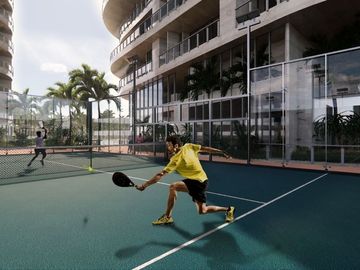 Condominio amplio de 2 recamaras con terraza panorámica en venta Cancún.