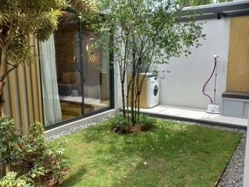 DIJUAL RUMAH BARU TYPE COURTYARD DLM CLUSTER DI SAWANGAN