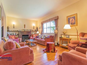 Excelente chalet de 4 dormitorios en Bº Parque Aguirre