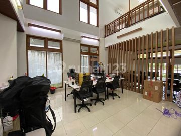 Rumah 2 Lantai Berhalaman Luas di Kawasan Prime Cilandak Jakarta Selatan