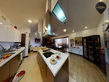 Departamento de venta en Av. 10 de agosto – código:18878