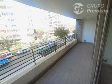Se vende luminoso departamento de 2D2B en plan de viña