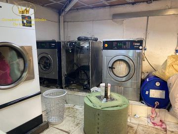 Se vende lavandería con casa en Santa Maria, Calama.