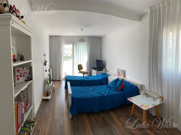 Casa en venta en Saint Thomas Este, Canning