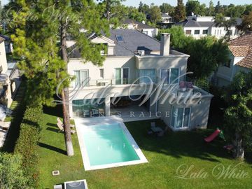 Casa en venta en Saint Thomas Este, Canning