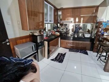 5 Bedroom House for sale