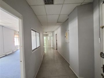 PHILLIPS 56; 8 privados 4 amplias salas, 8 baños en 502 m2