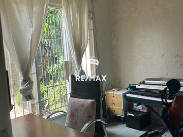 DIJUAL RUMAH CANTIK DUA LANTAI DI CIRENDEU TANGSEL
