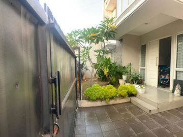 Rumah Keren 2 Lantai di Sektor 9 Jl. Cendana Bintaro 5629