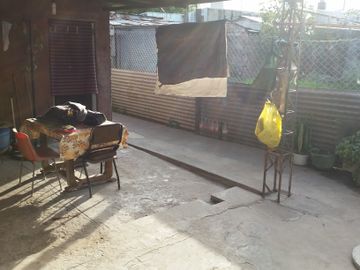 CASA DE 3 AMBIENTES AL FRENTE  Y DEPTO DE 2 AMBIENTES AL FONDO