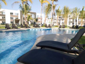 Venta de departamento junto a la playa con 3 habitaciones y club de playa