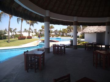 Venta de departamento junto a la playa con 3 habitaciones y club de playa