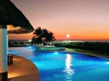 Venta de departamento junto a la playa con 3 habitaciones y club de playa
