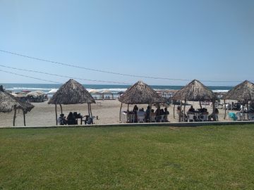 Venta de departamento junto a la playa con 3 habitaciones y club de playa