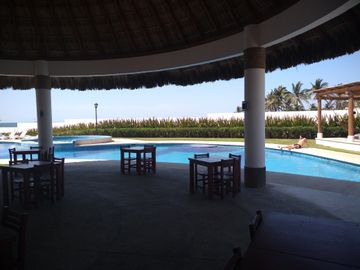 Venta de departamento junto a la playa con 3 habitaciones y club de playa