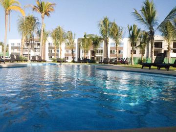Venta de departamento junto a la playa con 3 habitaciones y club de playa