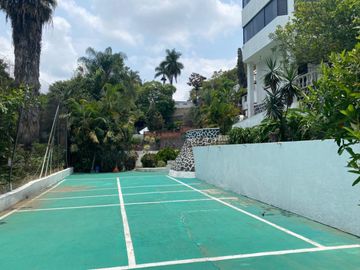Miraval a unas cuadras de plaza Cuernavaca