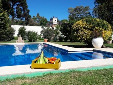 HERMOSA QUINTA EN MORENO