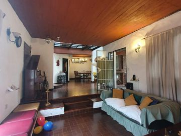 HERMOSA QUINTA EN MORENO