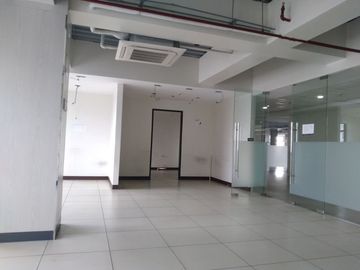 813 sqm Semi Fitted Commercial office space for lease in Lawton Avenue, Taguig City