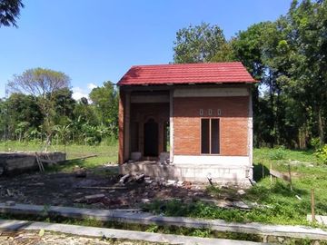 Rumah Cantik Etnik Murah bisa KPR! Ciri Khas Pintu Gebyok Lho!