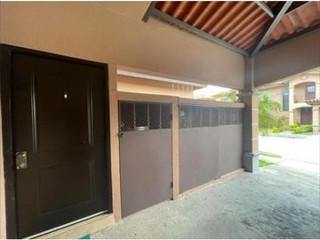 VENTA DE ESPECTACULAR CASA EN VERSALLES (KC)