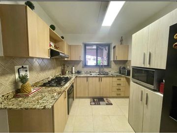 VENTA DE ESPECTACULAR CASA EN VERSALLES (KC)