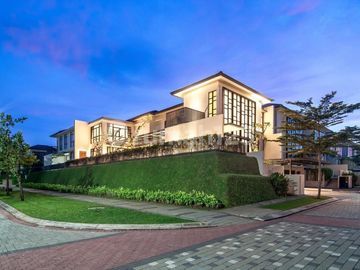 High End House At Navapark BSD City, Jalan Boulevard, Depan Taman