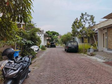 Rumah modern dalam peruamahan di jln Kaliurang